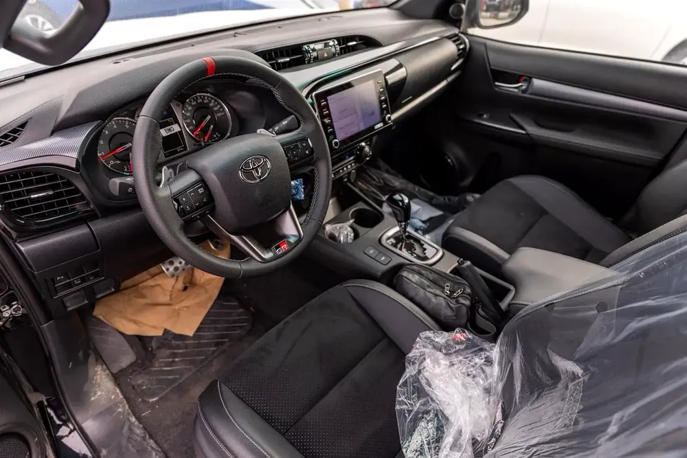 2025 Toyota Hilux GR Sport - GCC Specs - Brand New - Image 5
