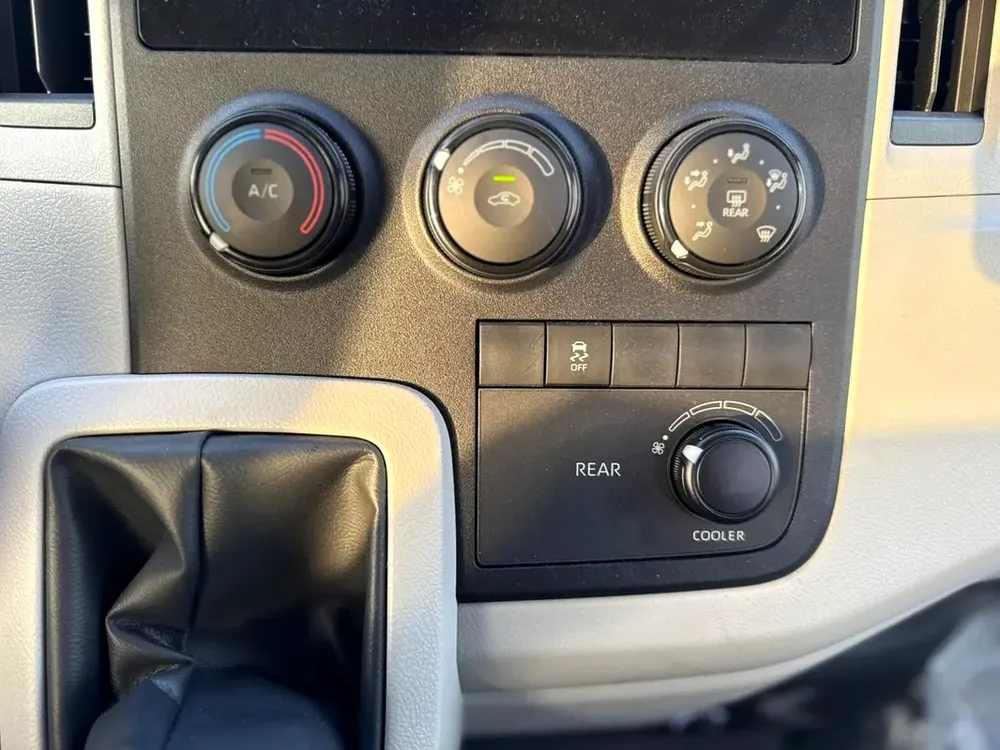 2026 Toyota Hiace DLX - GCC Specs - Brand New! - Image 14
