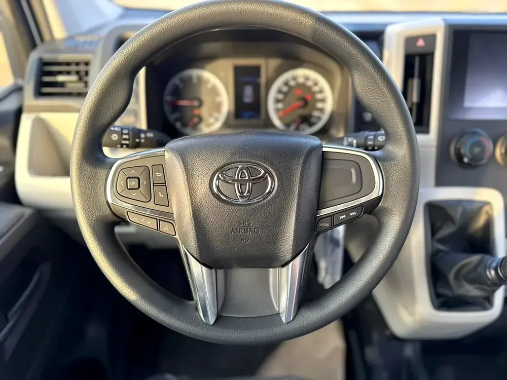 2026 Toyota Hiace DLX - GCC Specs - Brand New! - Image 18