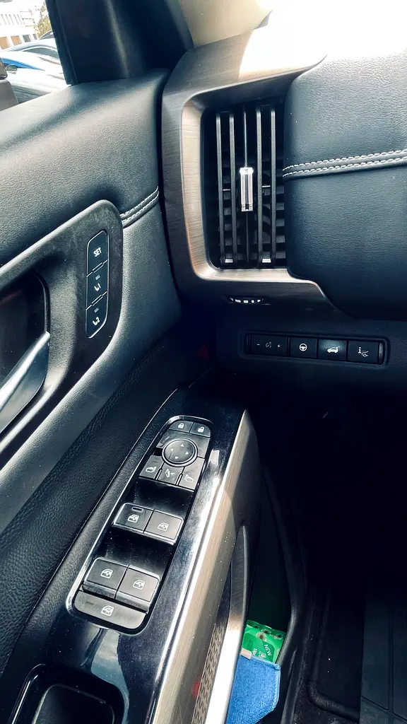Nissan Pathfinder platinum 2023 - Image 14