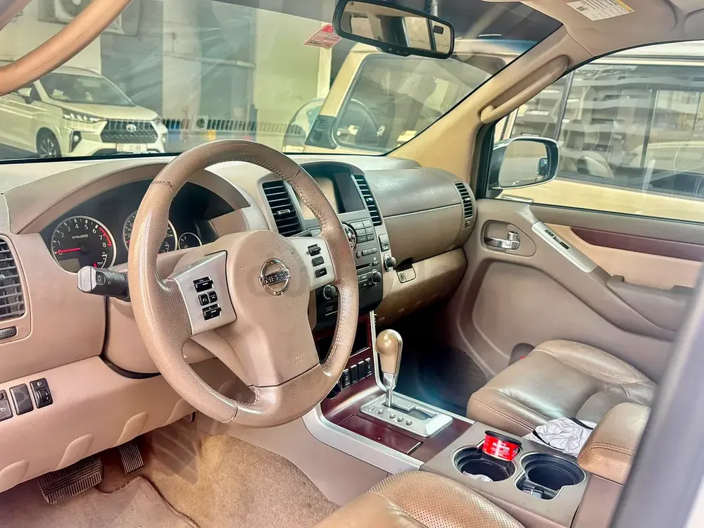 Nissan Pathfinder LE 2009 - Excellent Condition - Image 8