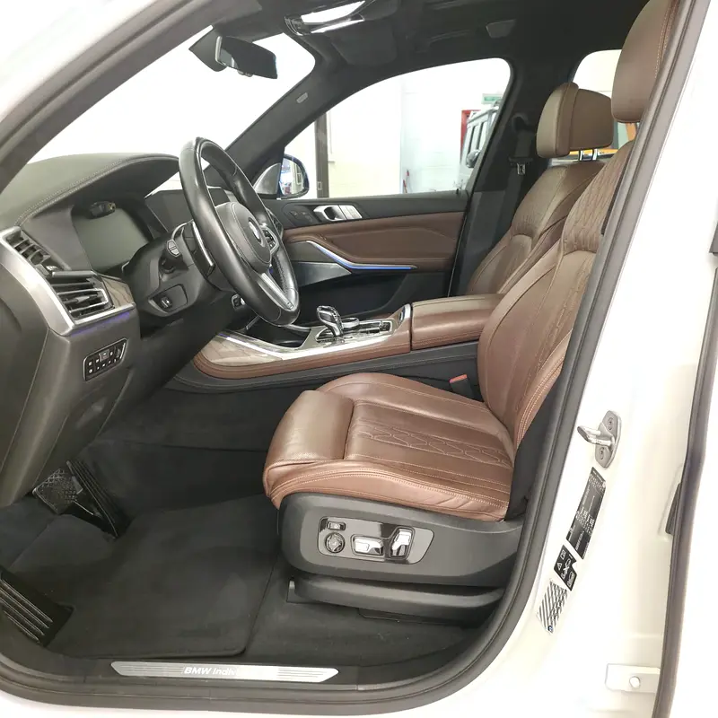 AED 2491 PM | BMW X7 50i INDIVIDUAL 2019 | HIGH SPECS | PRISTINE CONDITION | 1 YEAR WARRANTY | GCC - Image 10