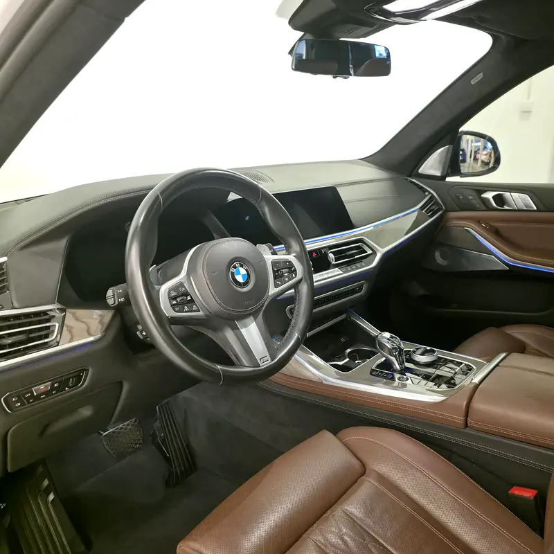 AED 2491 PM | BMW X7 50i INDIVIDUAL 2019 | HIGH SPECS | PRISTINE CONDITION | 1 YEAR WARRANTY | GCC - Image 11