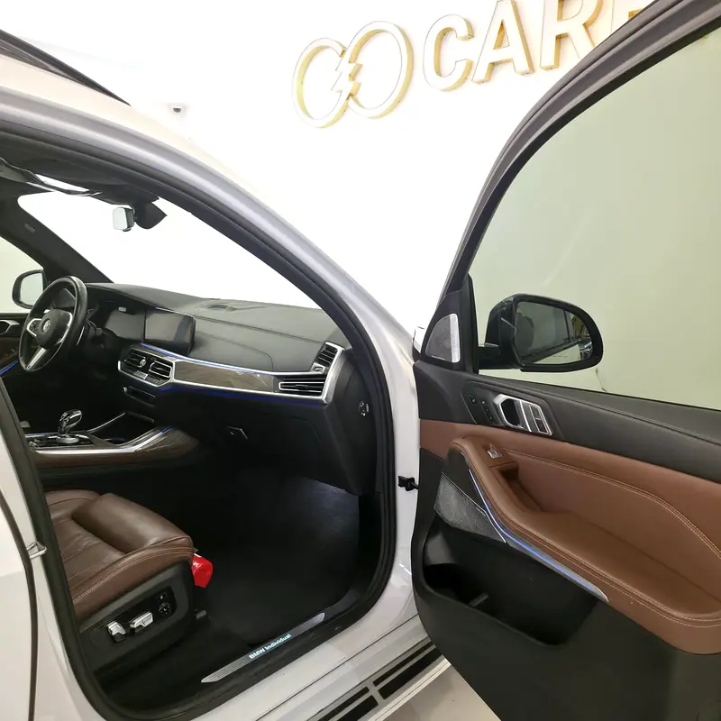 AED 2491 PM | BMW X7 50i INDIVIDUAL 2019 | HIGH SPECS | PRISTINE CONDITION | 1 YEAR WARRANTY | GCC - Image 13