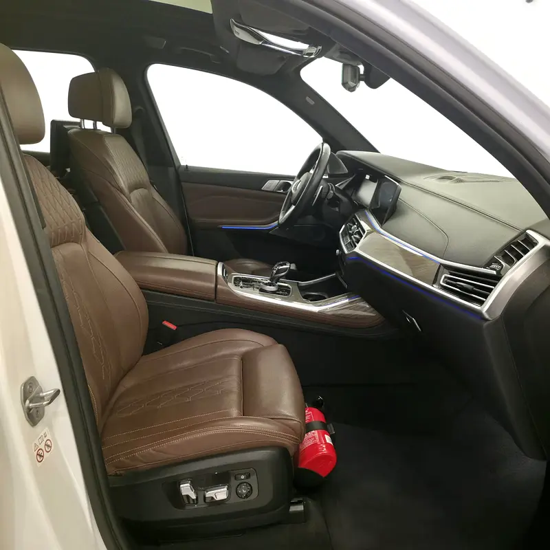 AED 2491 PM | BMW X7 50i INDIVIDUAL 2019 | HIGH SPECS | PRISTINE CONDITION | 1 YEAR WARRANTY | GCC - Image 14