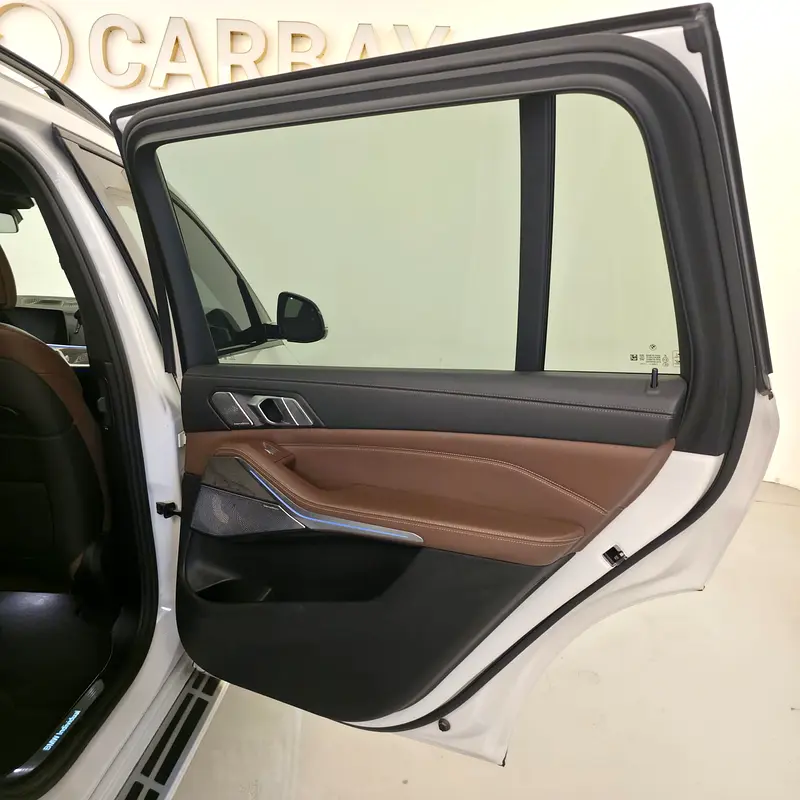 AED 2491 PM | BMW X7 50i INDIVIDUAL 2019 | HIGH SPECS | PRISTINE CONDITION | 1 YEAR WARRANTY | GCC - Image 16