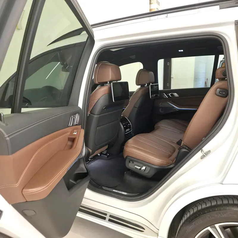 AED 2491 PM | BMW X7 50i INDIVIDUAL 2019 | HIGH SPECS | PRISTINE CONDITION | 1 YEAR WARRANTY | GCC - Image 19
