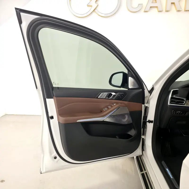 AED 2491 PM | BMW X7 50i INDIVIDUAL 2019 | HIGH SPECS | PRISTINE CONDITION | 1 YEAR WARRANTY | GCC - Image 8