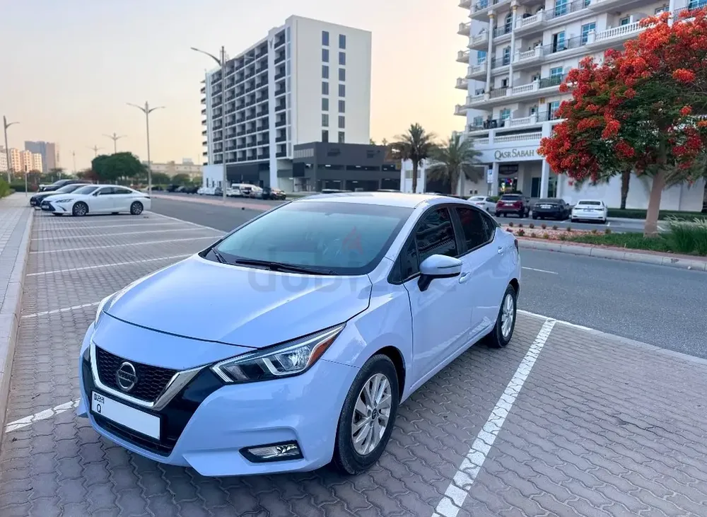 Nissan Sunny SV 2024, GCC specs, Gray, low Mileage, very clean and Economical. - Image 4