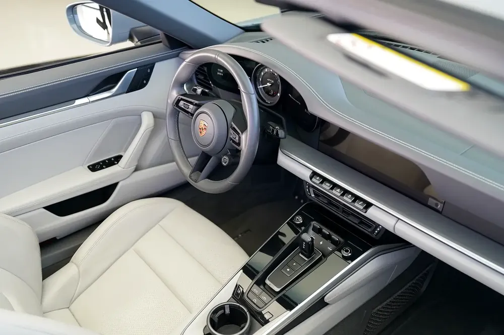 911 CARRERA 4 GTS | SERVICE AUG 2026 | BOSE AUDIO | SPORT EXHAUST | BLUE ROOF - Image 13