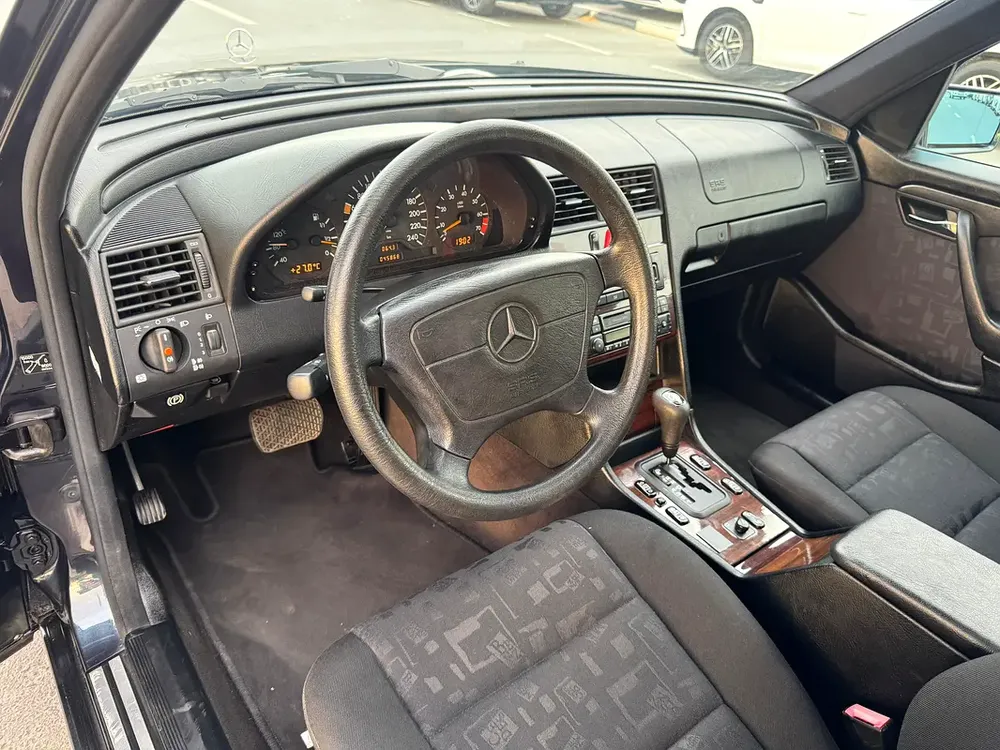 Mercedes Benz C200 1997 45000km only - 4 Auction Grade - Original Paint - Japan Import Clean Title - Image 7
