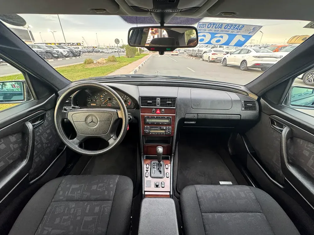 Mercedes Benz C200 1997 45000km only - 4 Auction Grade - Original Paint - Japan Import Clean Title - Image 8