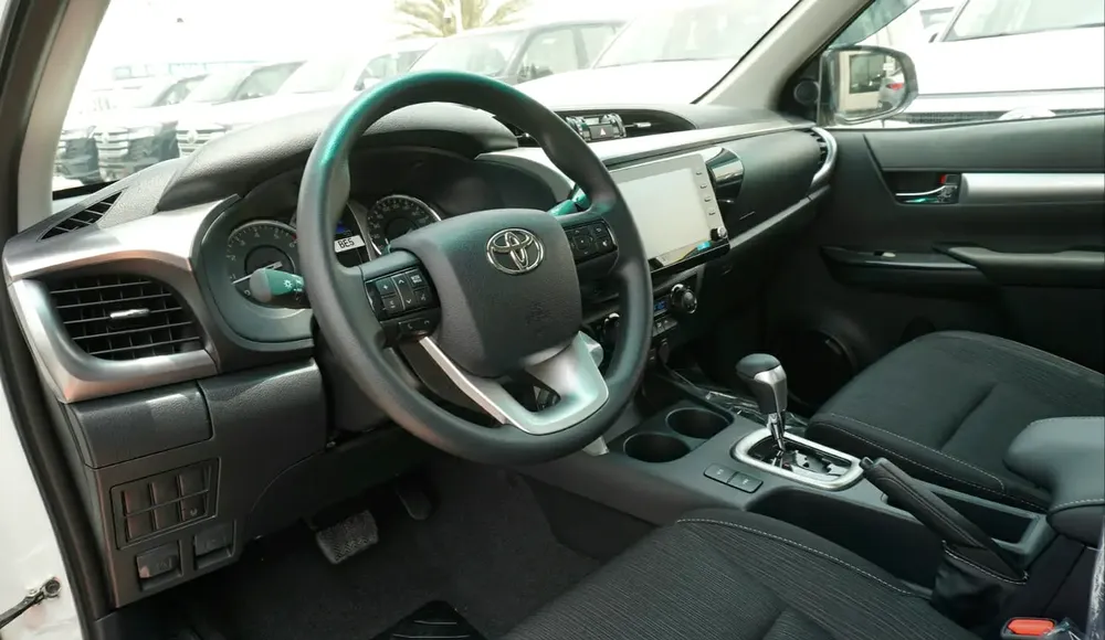 2025 Toyota Hilux 4X2 2.7L Automatic Full GCC - Export - Image 12