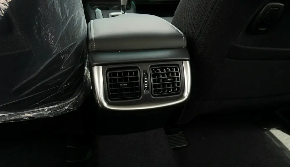2025 Toyota Hilux 4X2 2.7L Automatic Full GCC - Export - Image 15