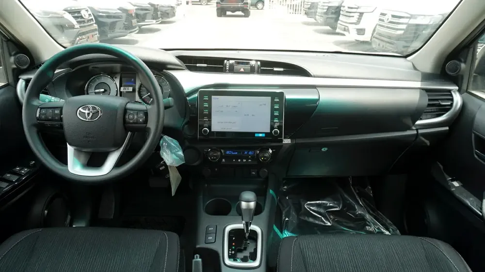 2025 Toyota Hilux 4X2 2.7L Automatic Full GCC - Export - Image 16
