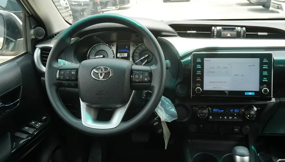 2025 Toyota Hilux 4X2 2.7L Automatic Full GCC - Export - Image 17