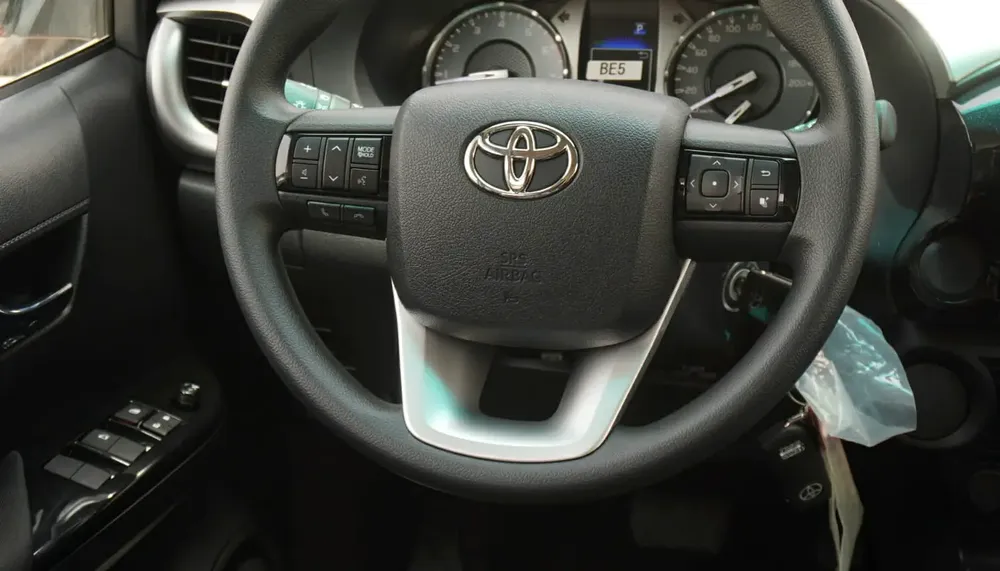 2025 Toyota Hilux 4X2 2.7L Automatic Full GCC - Export - Image 18