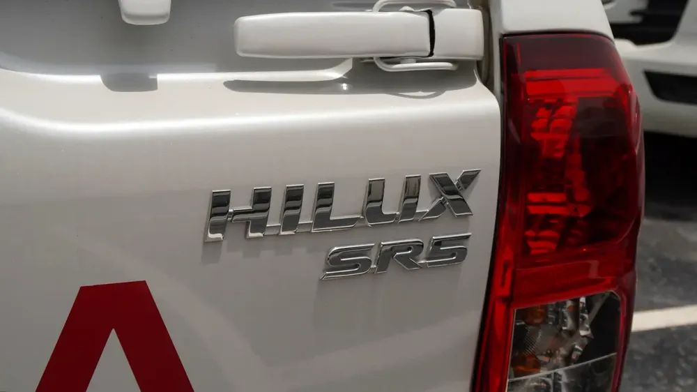 2025 Toyota Hilux 4X2 2.7L Automatic Full GCC - Export - Image 9