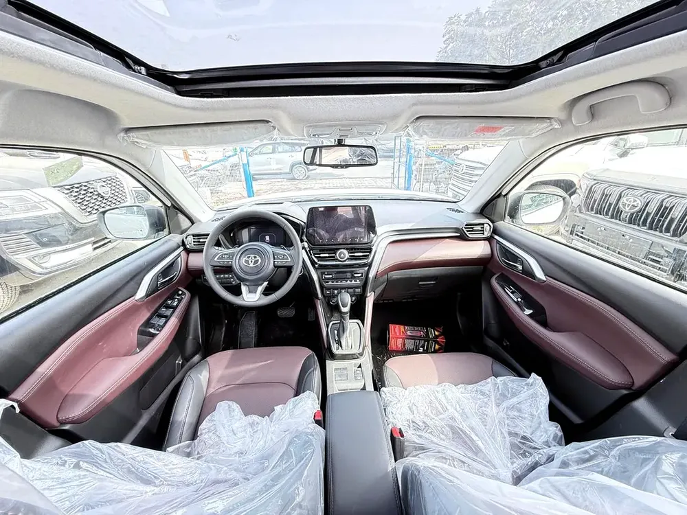 Urban Cruiser 1.5L With Panoramic 2026 Silver (Export Only) - Image 10