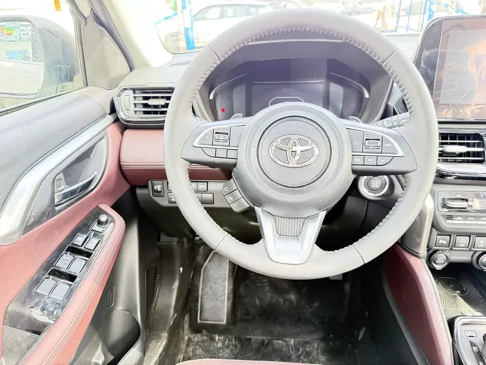 Urban Cruiser 1.5L With Panoramic 2026 Silver (Export Only) - Image 15