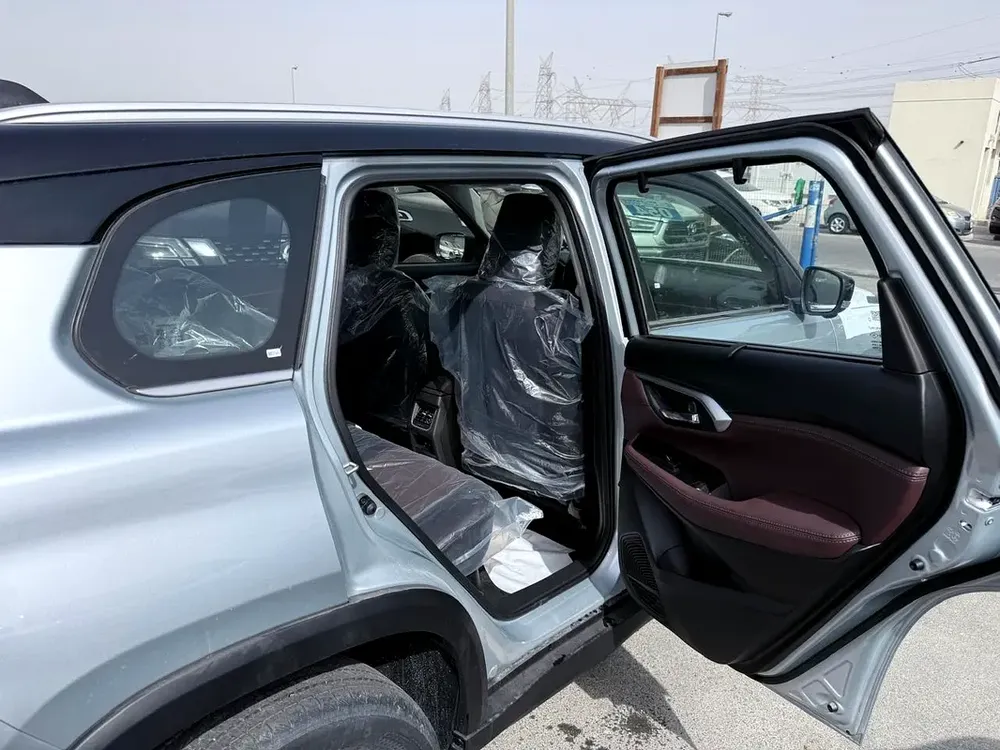Urban Cruiser 1.5L With Panoramic 2026 Silver (Export Only) - Image 7