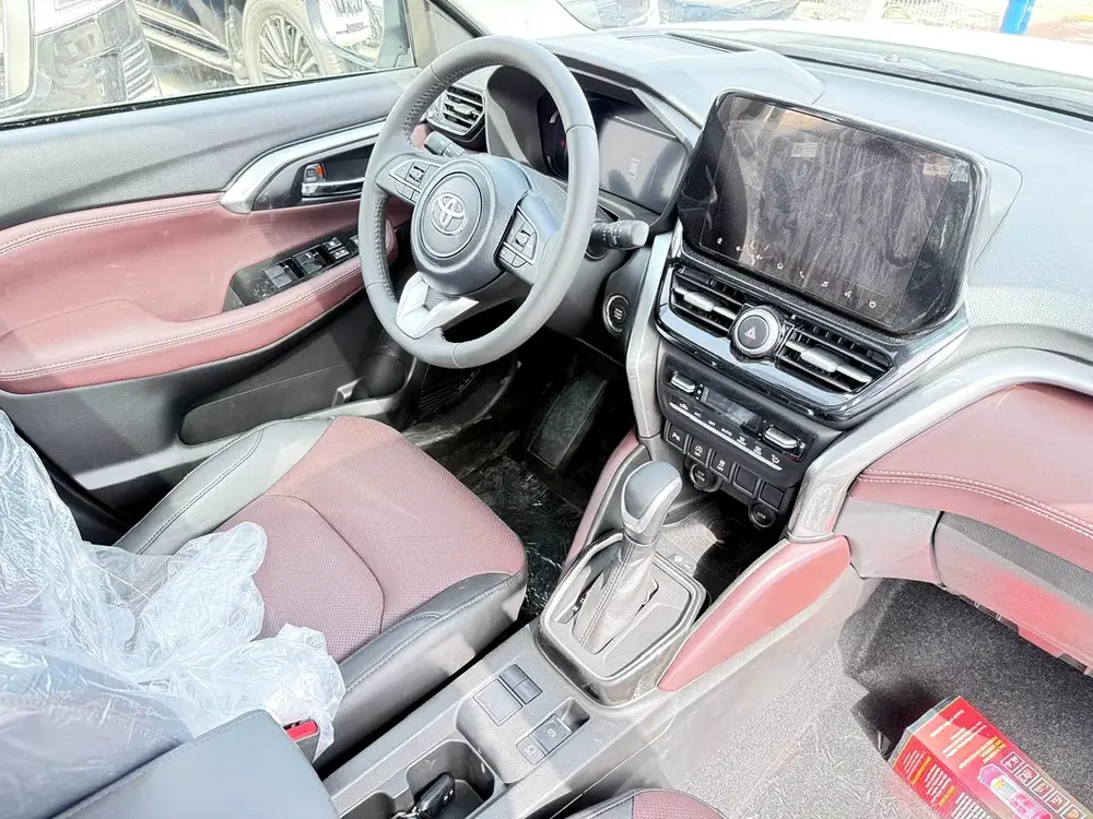Urban Cruiser 1.5L With Panoramic 2026 Silver (Export Only) - Image 8