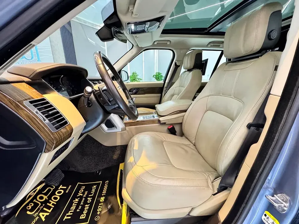 AUTOBIOGRAPHY RANGE ROVER VOGUE || GCC II FULLY LOADED I| PANORAMIC I| SCREENS || ACCIDENTS FREE - Image 14