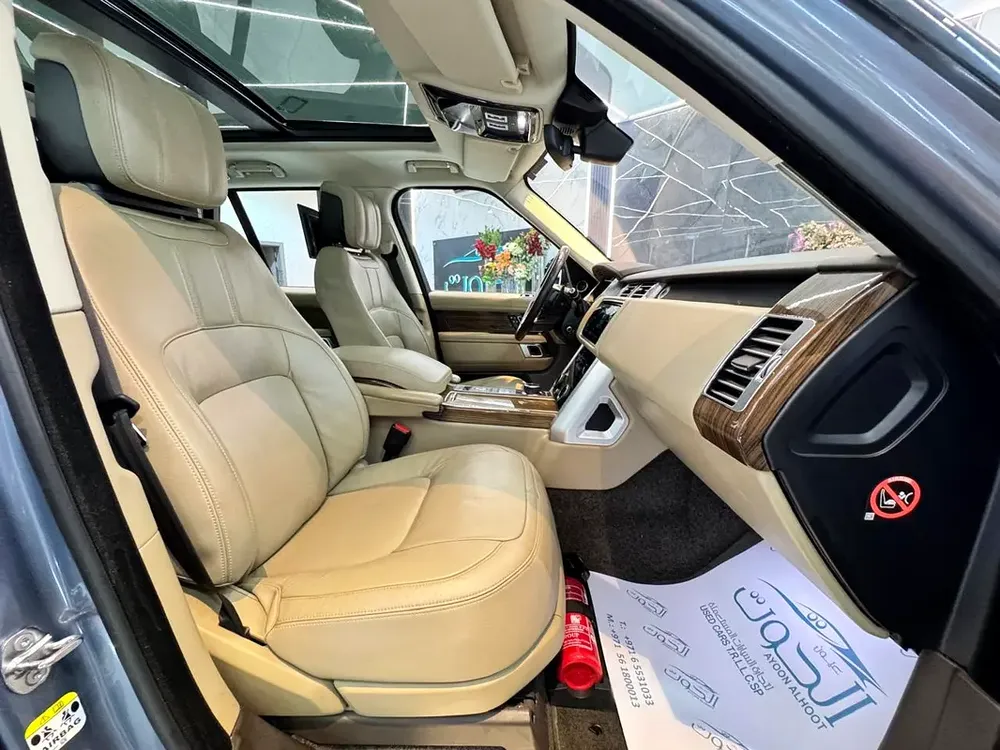 AUTOBIOGRAPHY RANGE ROVER VOGUE || GCC II FULLY LOADED I| PANORAMIC I| SCREENS || ACCIDENTS FREE - Image 18