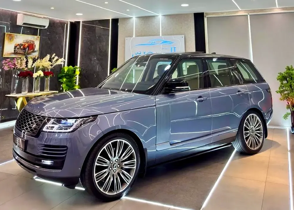 AUTOBIOGRAPHY RANGE ROVER VOGUE || GCC II FULLY LOADED I| PANORAMIC I| SCREENS || ACCIDENTS FREE - Image 7