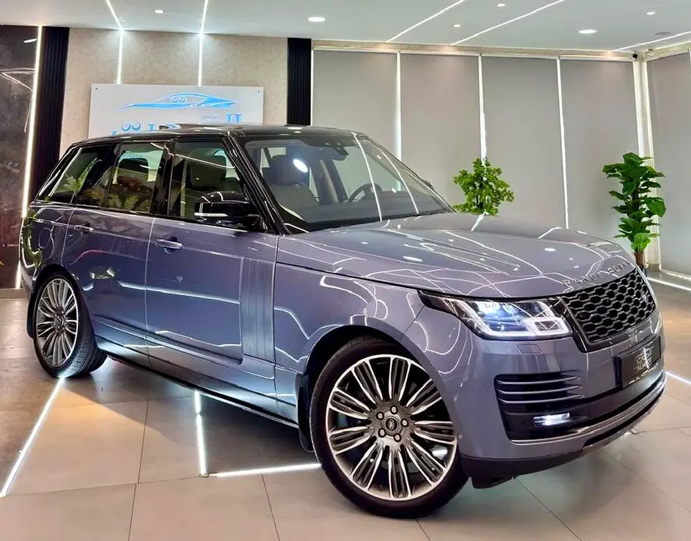 AUTOBIOGRAPHY RANGE ROVER VOGUE || GCC II FULLY LOADED I| PANORAMIC I| SCREENS || ACCIDENTS FREE - Image 9