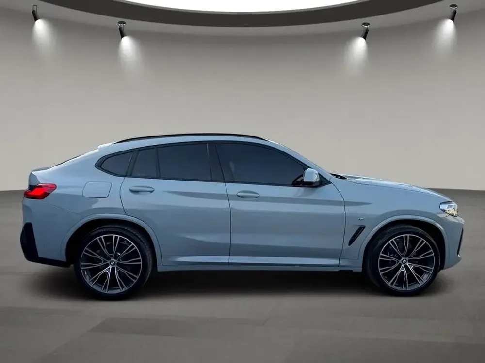 Agency Warranty + Servive Contract! X4 30i M-Sport Individual - Image 4