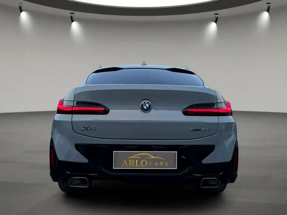 Agency Warranty + Servive Contract! X4 30i M-Sport Individual - Image 6