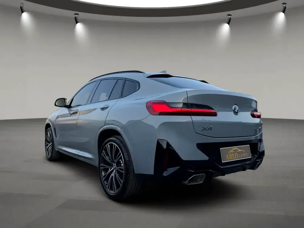 Agency Warranty + Servive Contract! X4 30i M-Sport Individual - Image 7