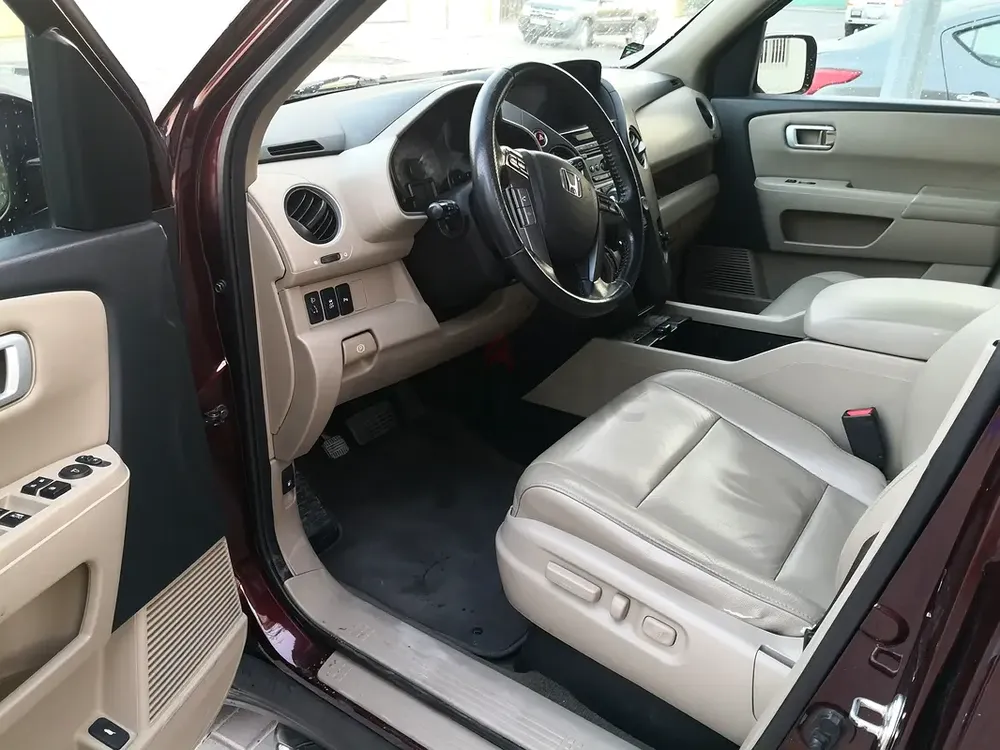 Honda pilot 2015 gcc Full option car, full honda service - Image 6