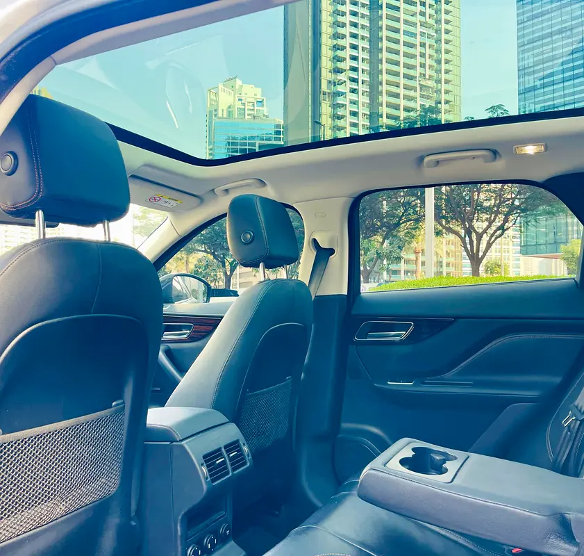 201 JAGUAR F-PACE GCC SPECS SINGLE OWNER WELL MAINTAINED IN EXCELLENT CONDITION - Image 13