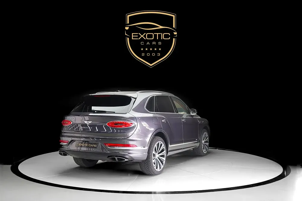 BENTAYGA V8 | TWO TONE INTERIOR | WARRANTY AVAILABLE - Image 4