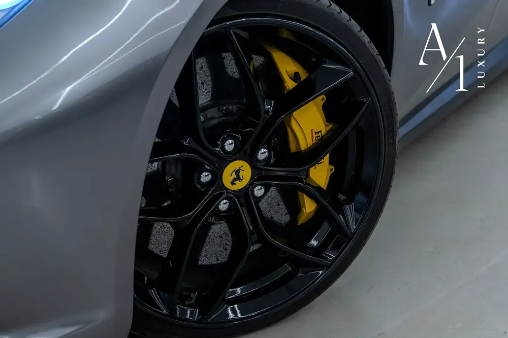 2017 Ferrari GTC4Lusso T Hatchback, Full Service History, GCC Spec - Image 5