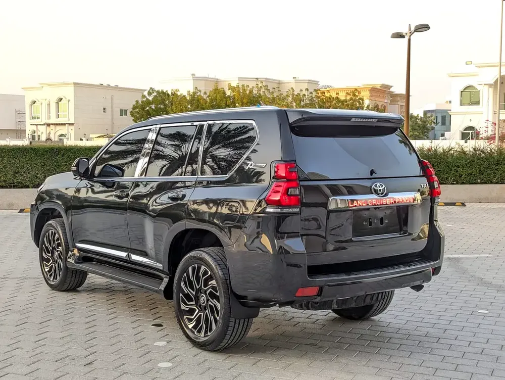 TOYOTA PRADO 2011 FACELIFTED 2023 WITH INTERIOR AND EXTERIOR GCC V4 2.7L IN EXCELLENT CONDITION - Image 14