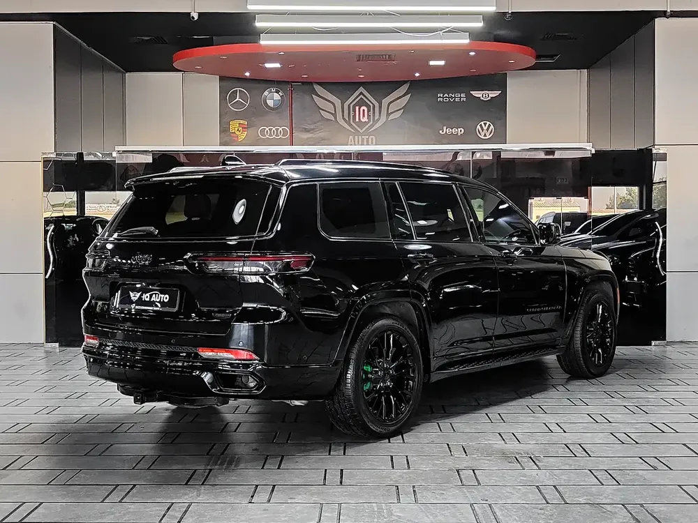 AED 2,950 P.M | 2023 Jeep Grand Cherokee 4x4 Summit | Under Warranty | GCC | - Image 4