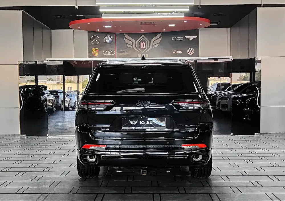 AED 2,950 P.M | 2023 Jeep Grand Cherokee 4x4 Summit | Under Warranty | GCC | - Image 5
