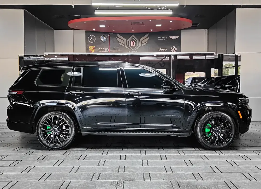 AED 2,950 P.M | 2023 Jeep Grand Cherokee 4x4 Summit | Under Warranty | GCC | - Image 7
