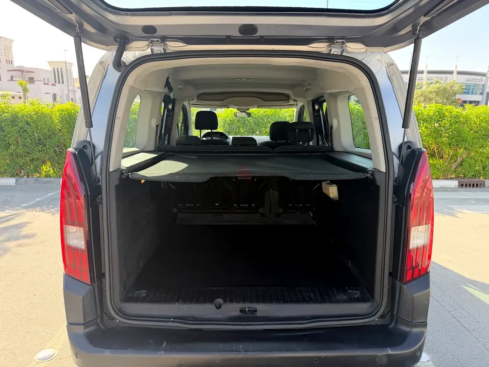 Peugeot Rifter 2022 1.5T L2 (5 Seater) GCC Specs - Image 9