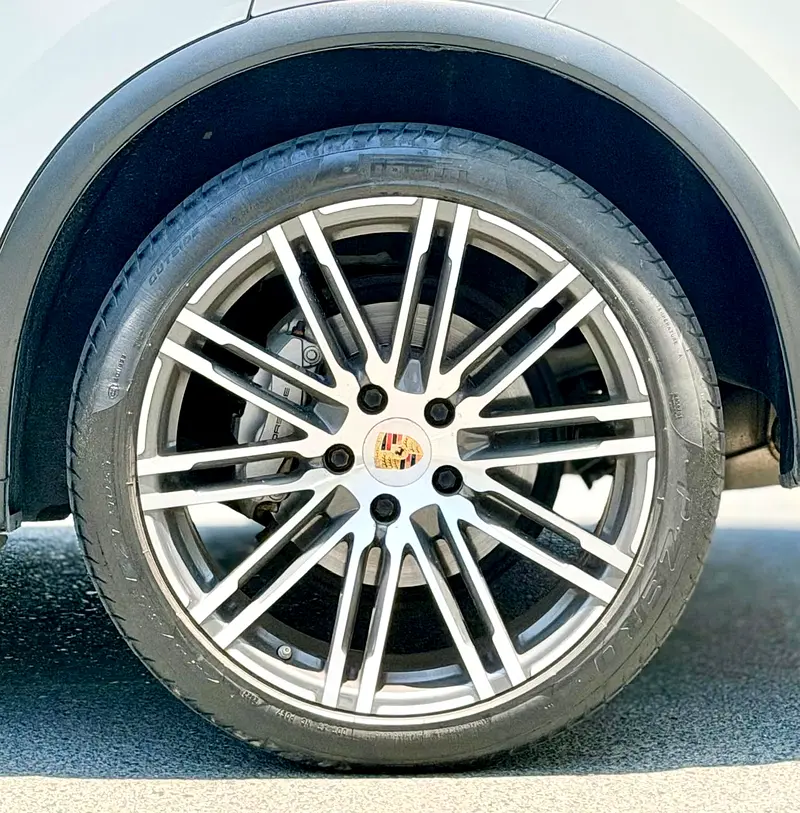 Porsche Cayenne S 2015 GCC Specs - Image 13