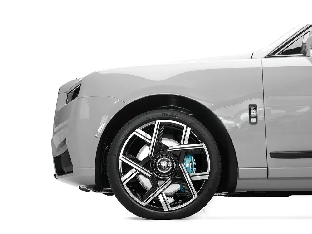 2026 ROLLS ROYCE CULLINAN BLACK BADGE / BRAND NEW / GCC - Image 6