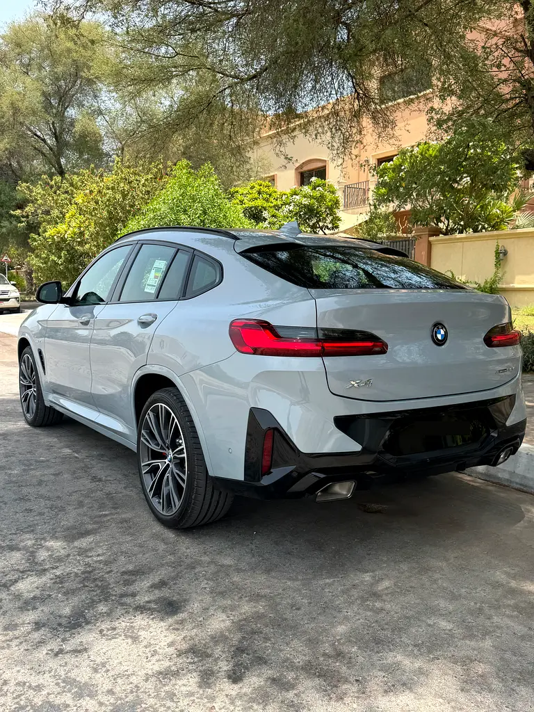 BMW X4 30I M SPORT FULL OPTION , 5 YEARS SERVICE AND WARRANTY - Image 4