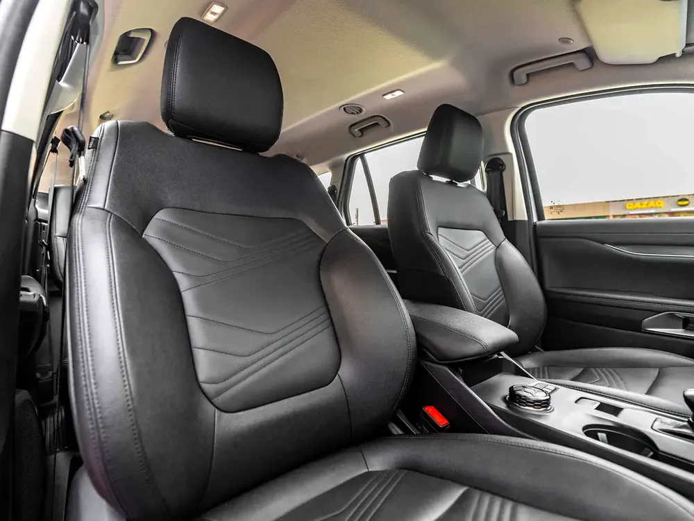 0% DOWNPAYMENT! | SAVVY-BUY | EVEREST XLT | SKIP THE 8-MONTH WAIT | WARRANTY  SERVICE PLAN - Image 11