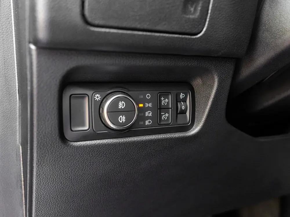 0% DOWNPAYMENT! | SAVVY-BUY | EVEREST XLT | SKIP THE 8-MONTH WAIT | WARRANTY  SERVICE PLAN - Image 14