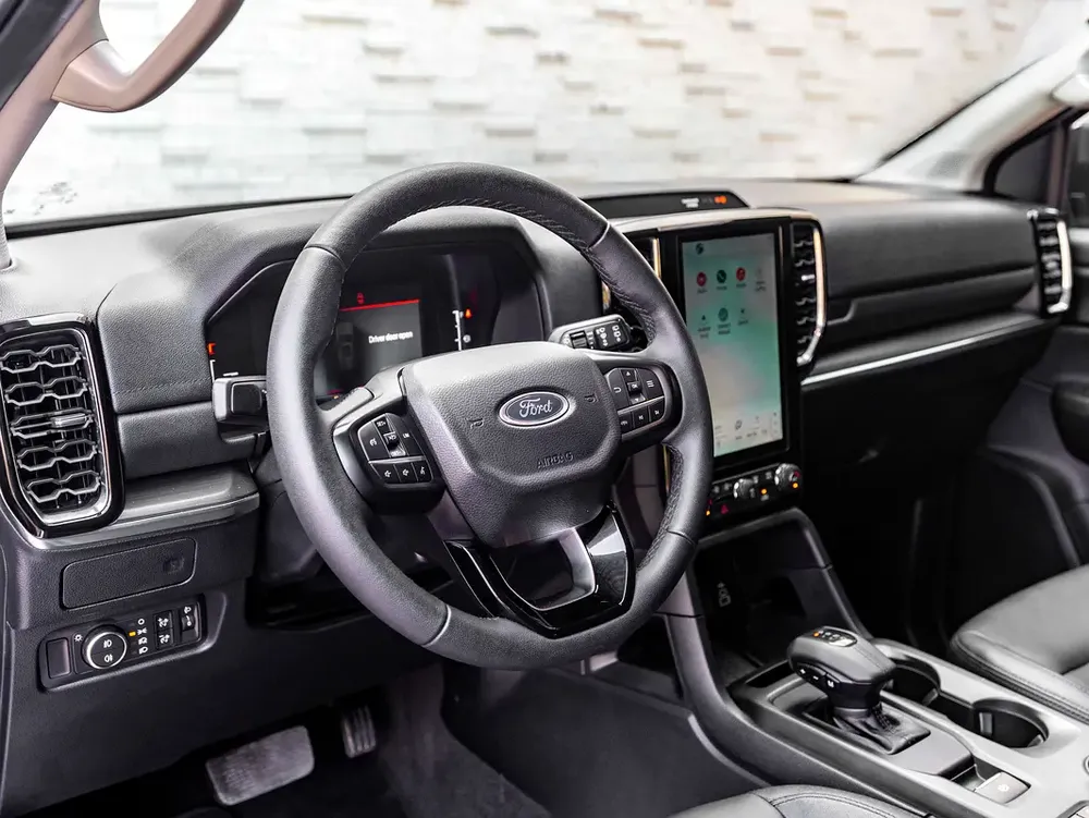 0% DOWNPAYMENT! | SAVVY-BUY | EVEREST XLT | SKIP THE 8-MONTH WAIT | WARRANTY  SERVICE PLAN - Image 9