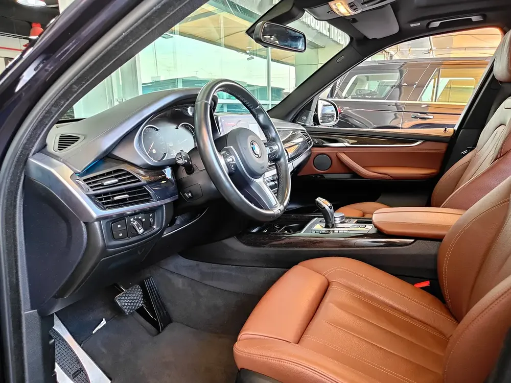AED 2,050 P.M | 2018 BMW X5 xDrive50i M Sport | Under Warranty | GCC | - Image 12