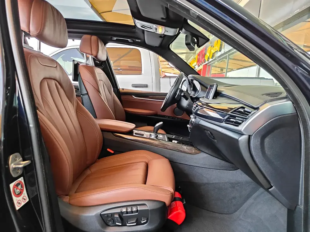 AED 2,050 P.M | 2018 BMW X5 xDrive50i M Sport | Under Warranty | GCC | - Image 16